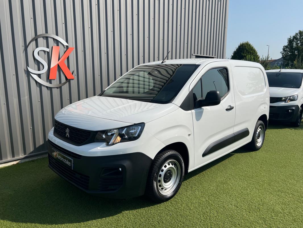 Voitures d'occasion de haute qualité disponibles chez SK Automobiles.