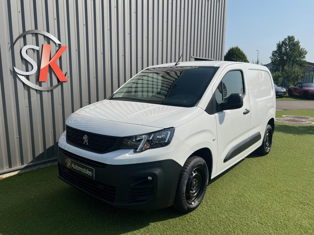 Voitures d'occasion de haute qualité disponibles chez SK Automobiles.