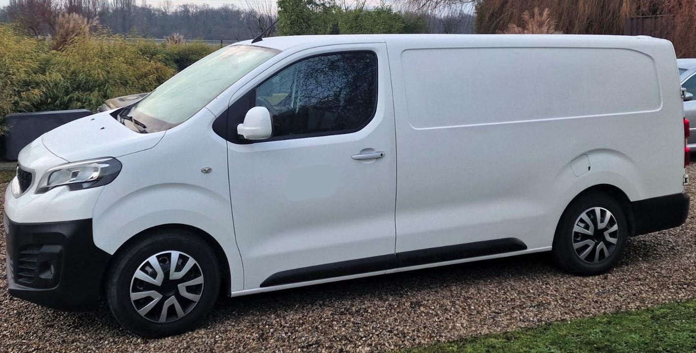 Voitures d'occasion de haute qualité disponibles chez SK Automobiles.