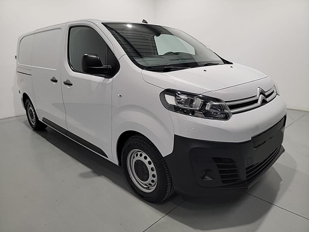 Voitures d'occasion de haute qualité disponibles chez SK Automobiles.